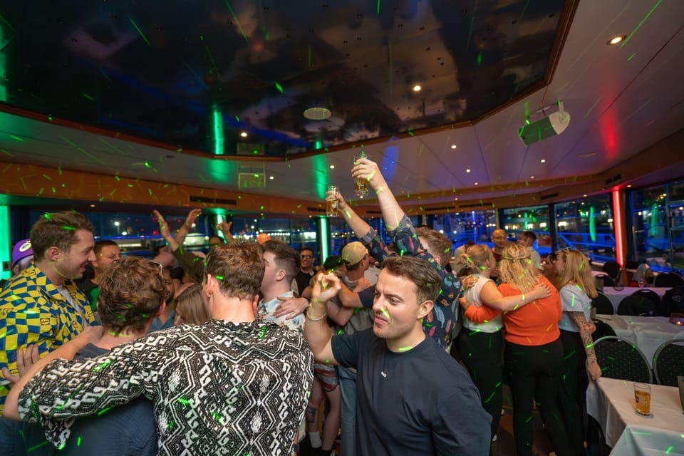 originale HAMBURG BORD PARTY © 2025 Abicht