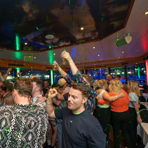 Hamburgo: Festa de sábado à noite no rio Elba - Photo 13