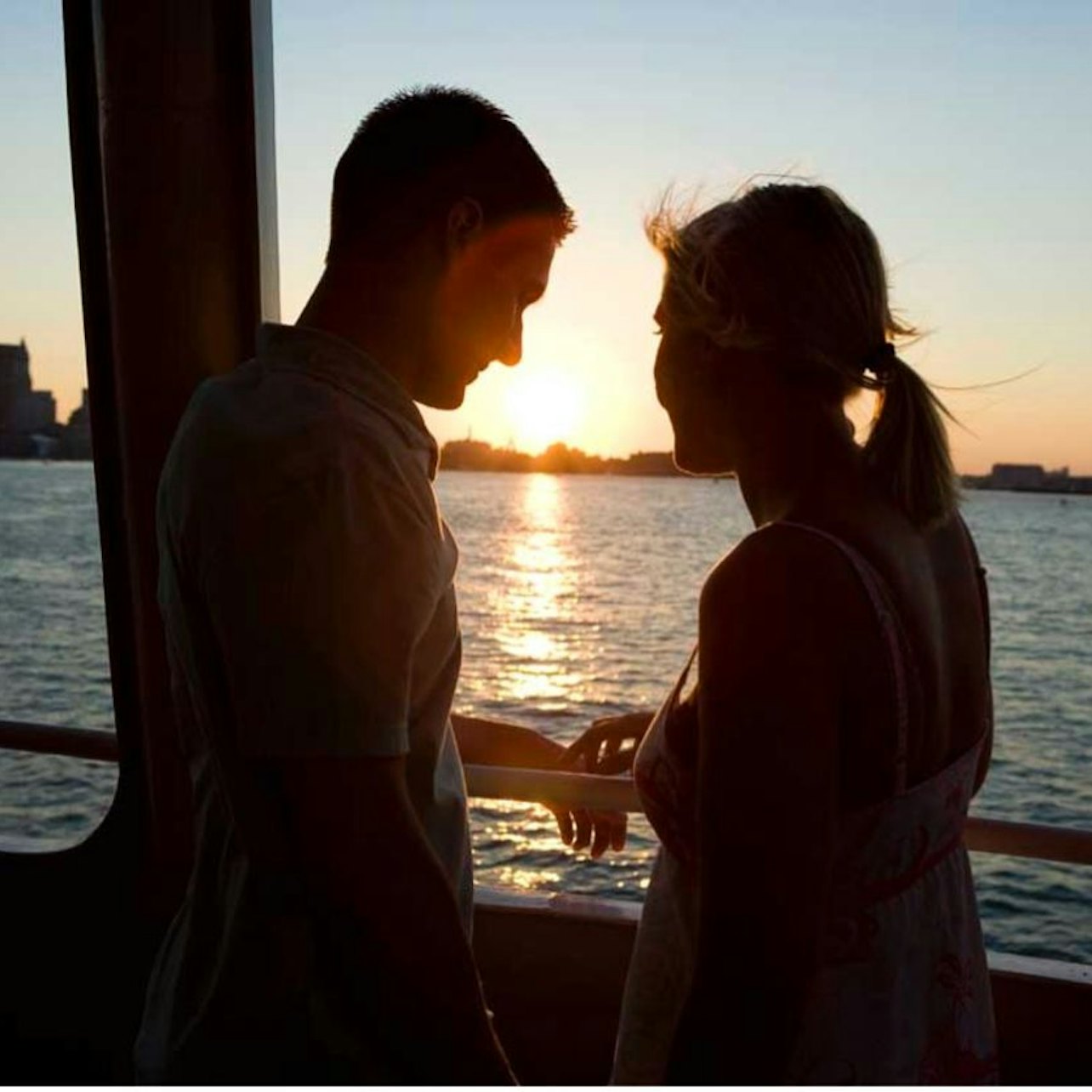 Cruzeiro ao pôr do sol no Boston Harbor - Acomodações em Boston