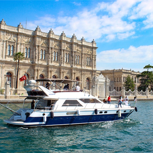 Dolmabahce Palace + Bosphorus Cruise Tour