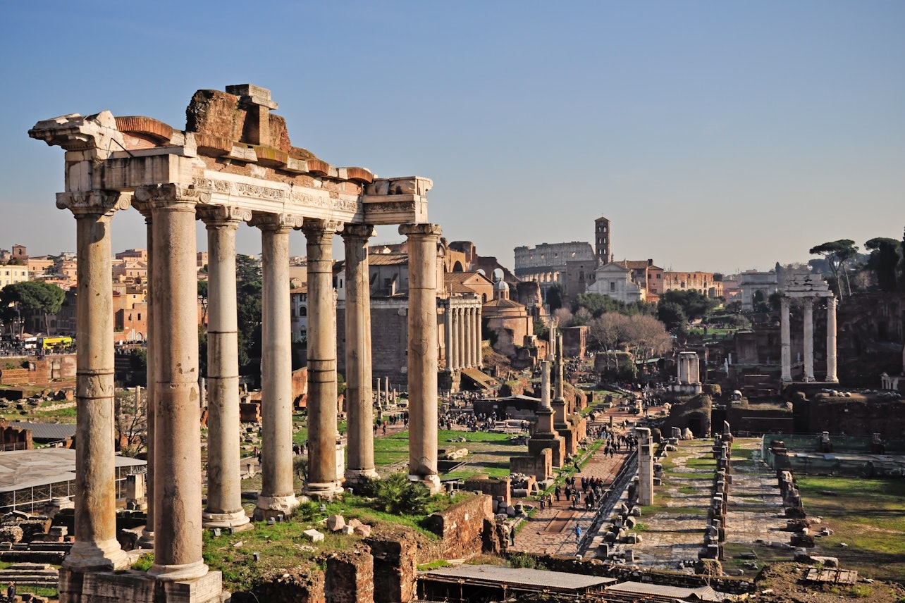 Roman Forum and Palatine Hill Entry with Multimedia Video - Accommodations in Rome