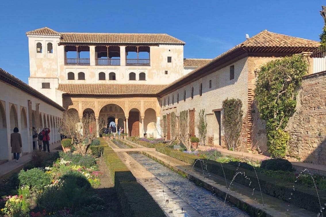 Alhambra: Generalife Gardens And Alcazaba Guided Tour