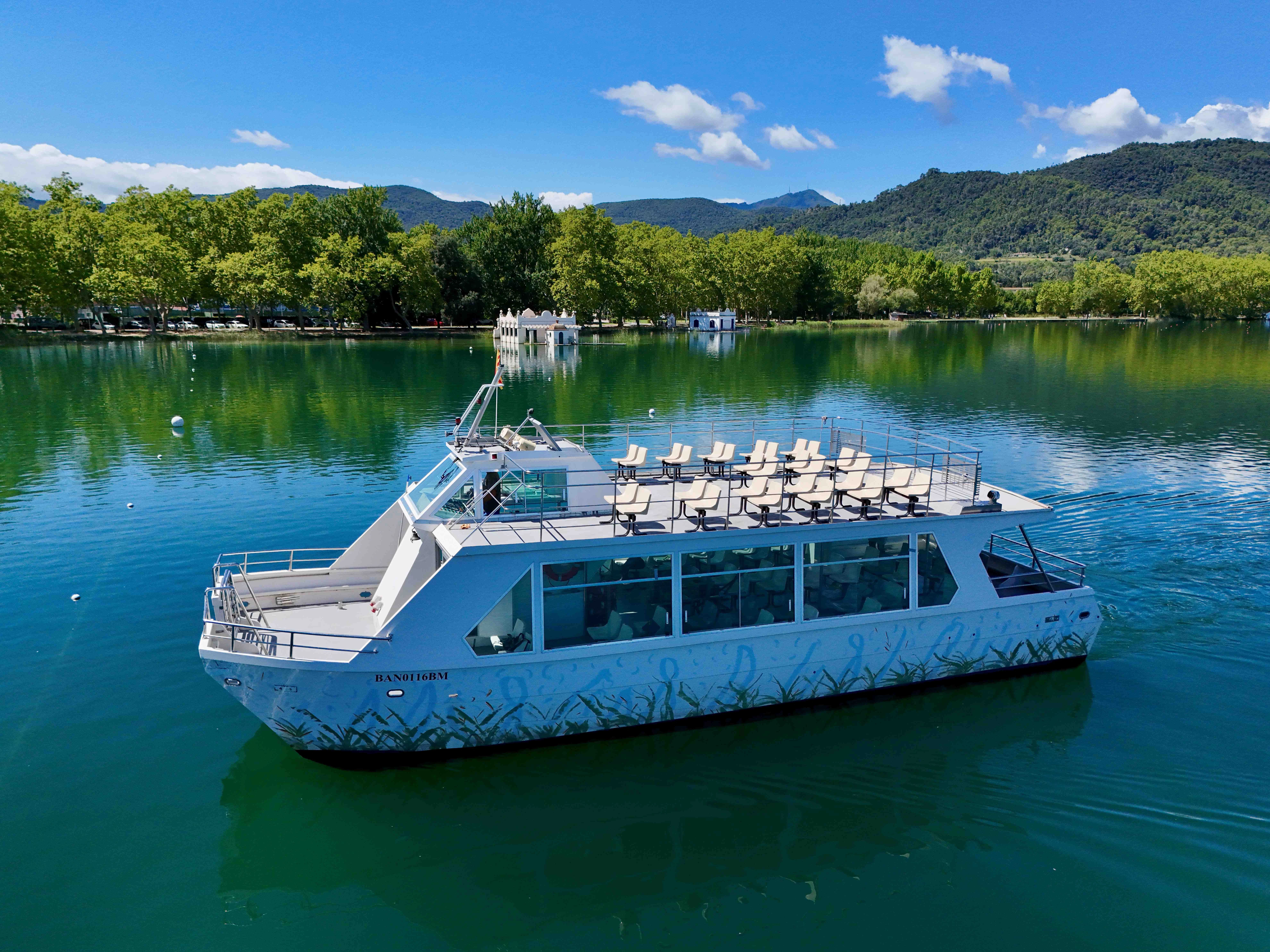 Girona: Lake of Banyoles Boat Tour
