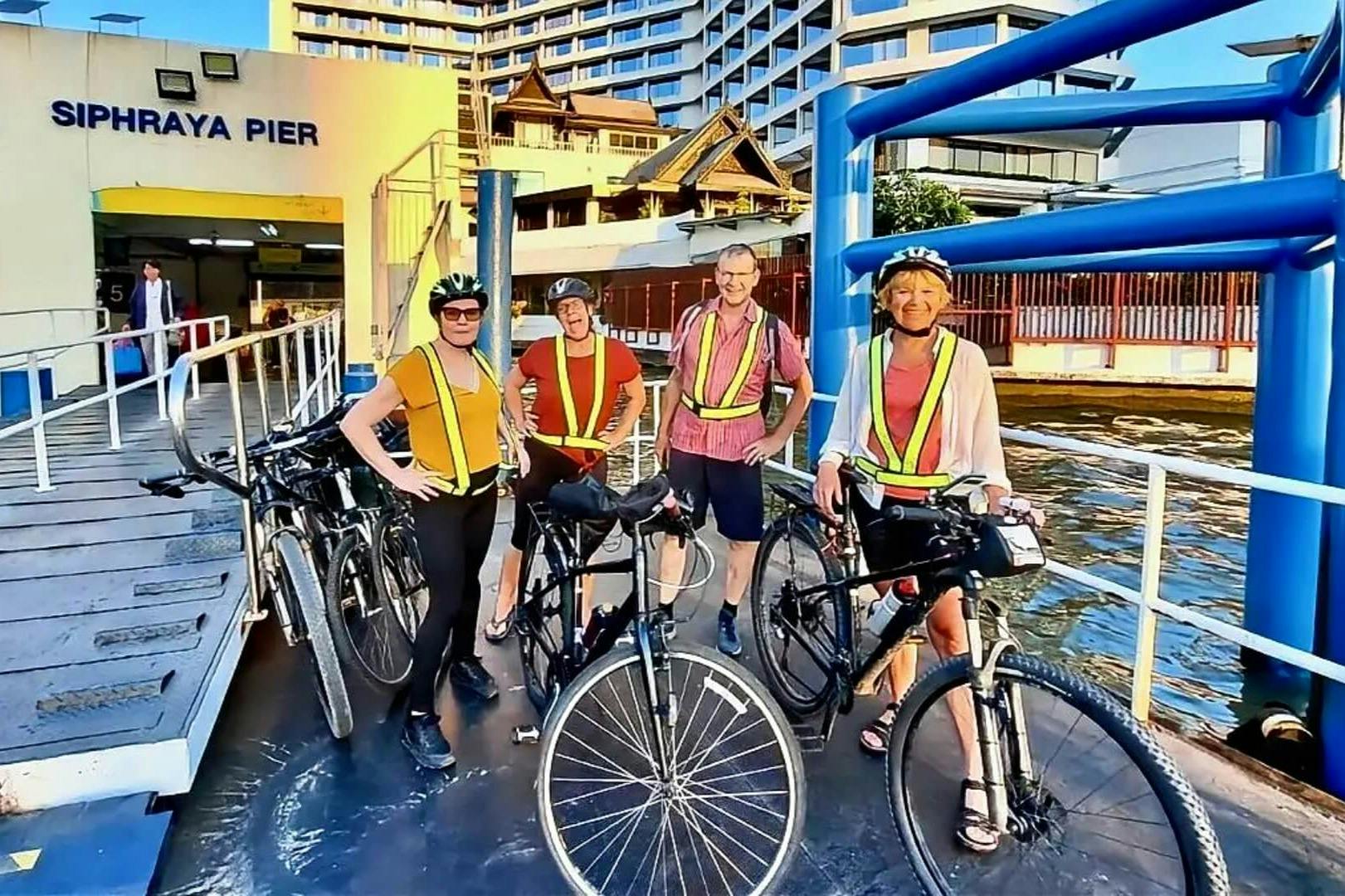 Bangkok: Small Group Guided Night Bike Tour + Dinner 3