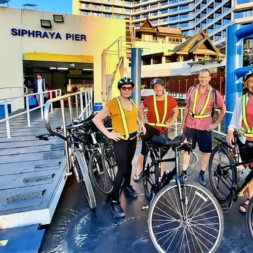 Bangkok: Small Group Guided Night Bike Tour + Dinner - Photo 3