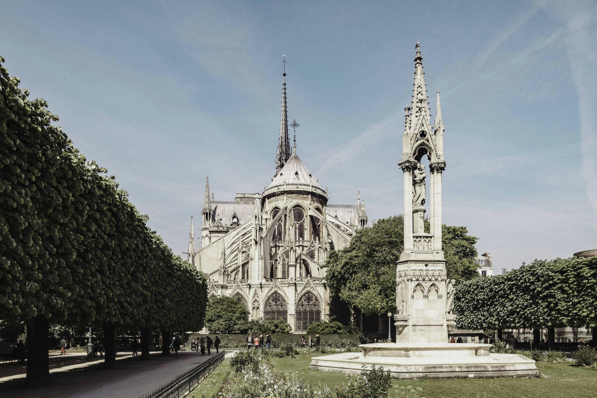 Notre-Dame Cathedral of Paris & Île de la Cité: Small Group Guided Walking Tour - Photo 15