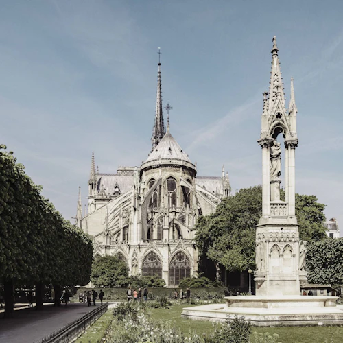 Notre-Dame Cathedral of Paris & Île de la Cité: Small Group Guided Walking Tour - Photo 15