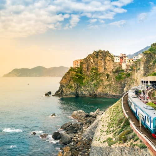 Cinque Terre Express: Train To/From La Spezia and Riomaggiore