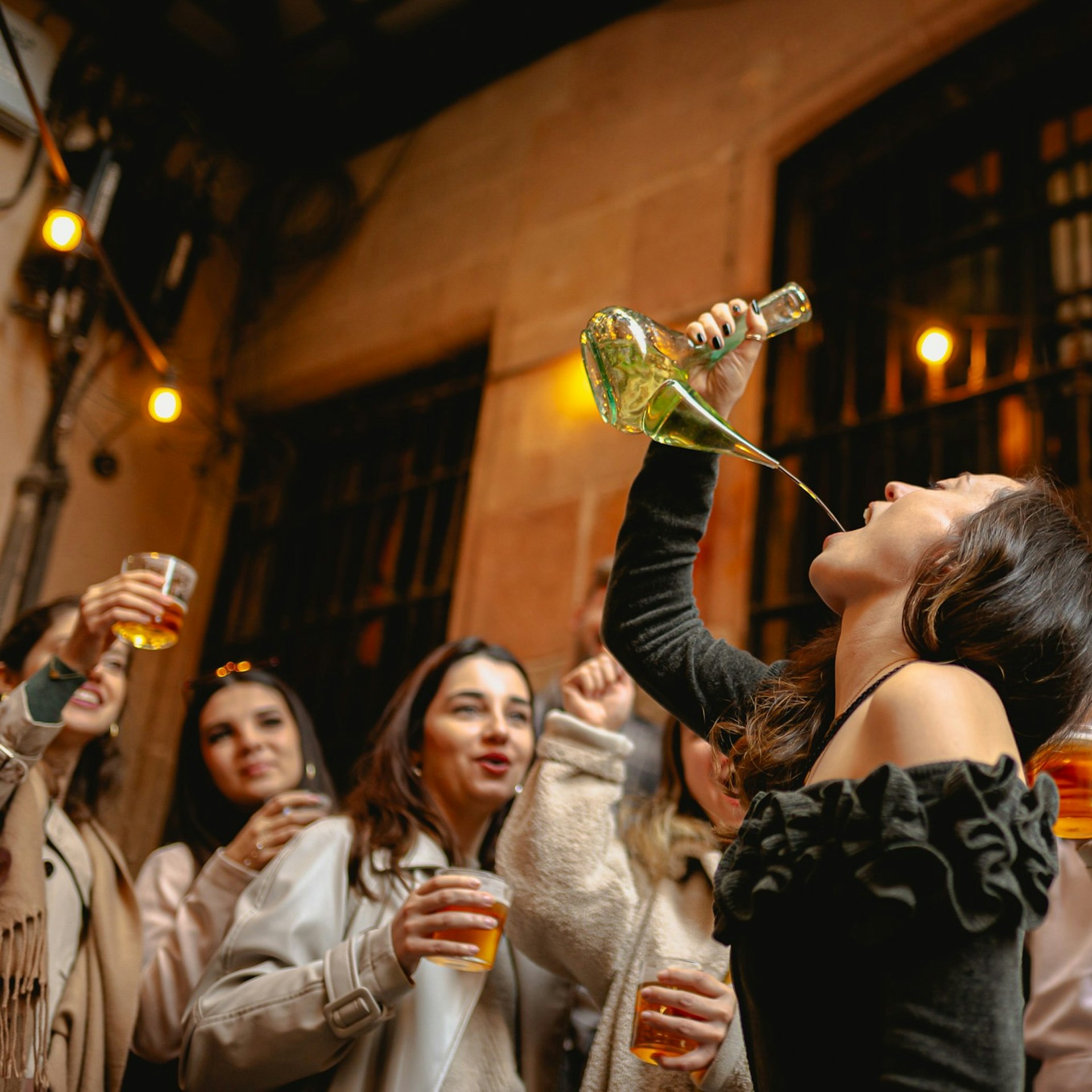 Barcelona: Guided Tapas & Drinking Tour