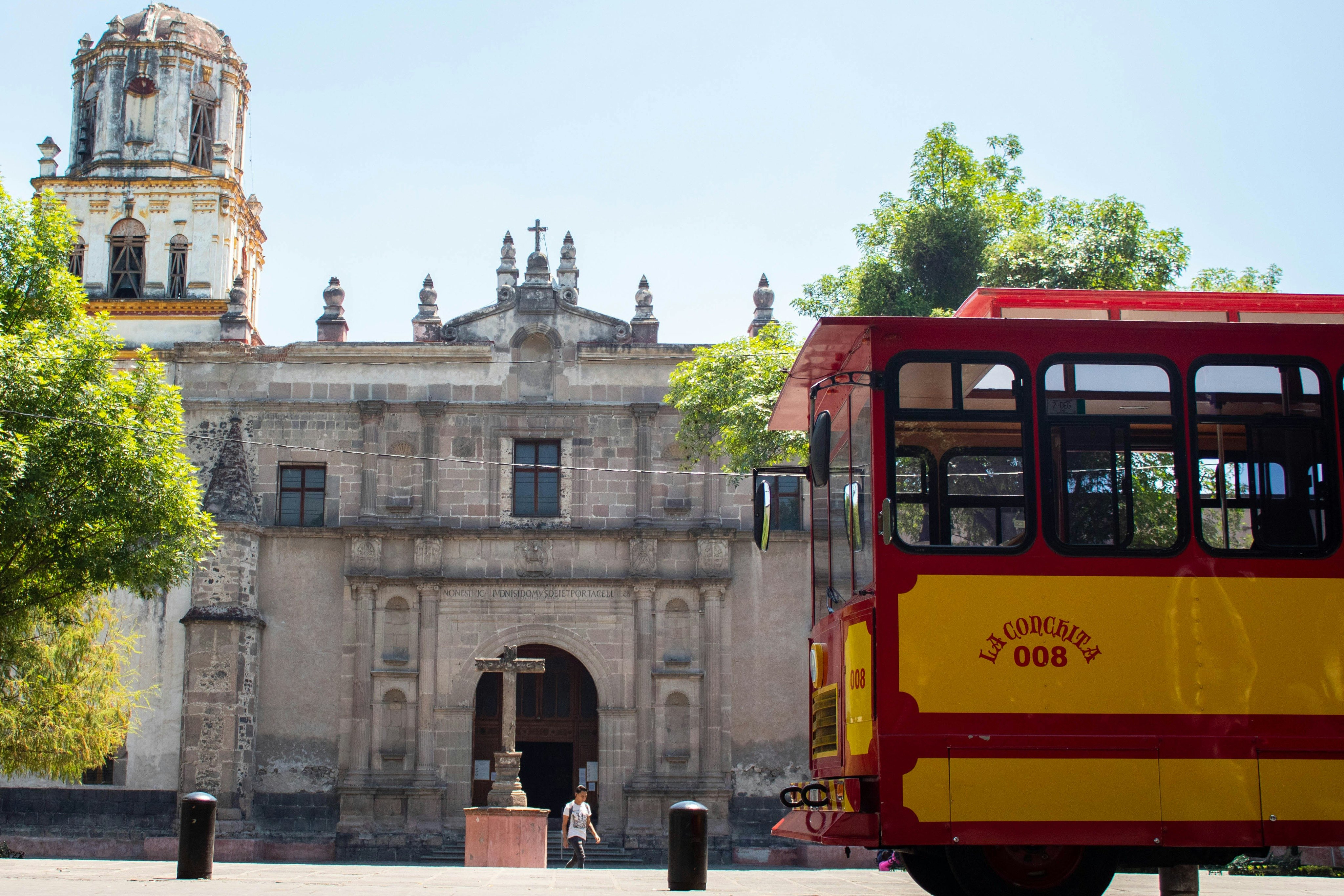 Coyoacán Mexico City: Guided Tram Tour in Spanish