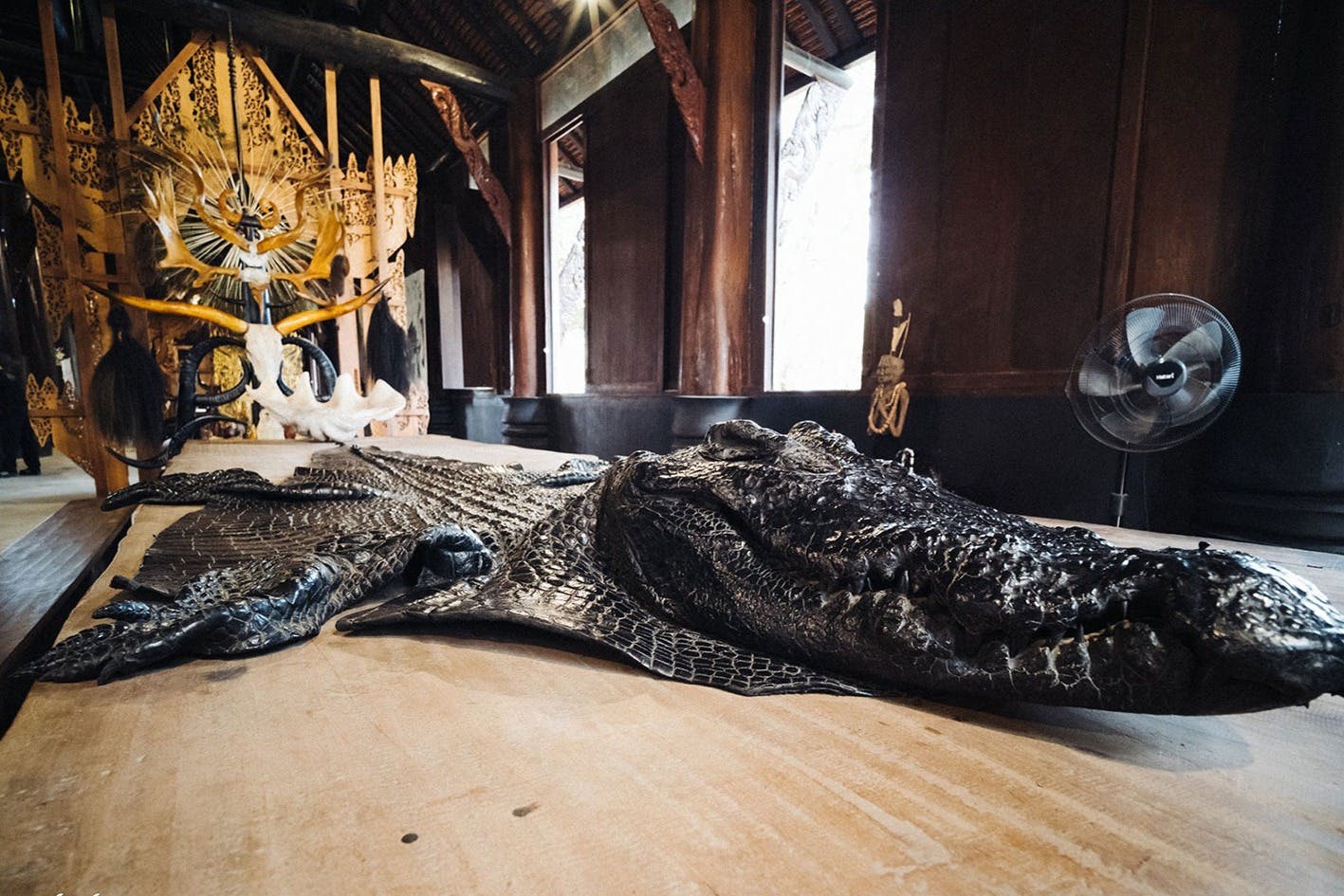 黑屋（ Black House ）或班水坝（ Baan Dam