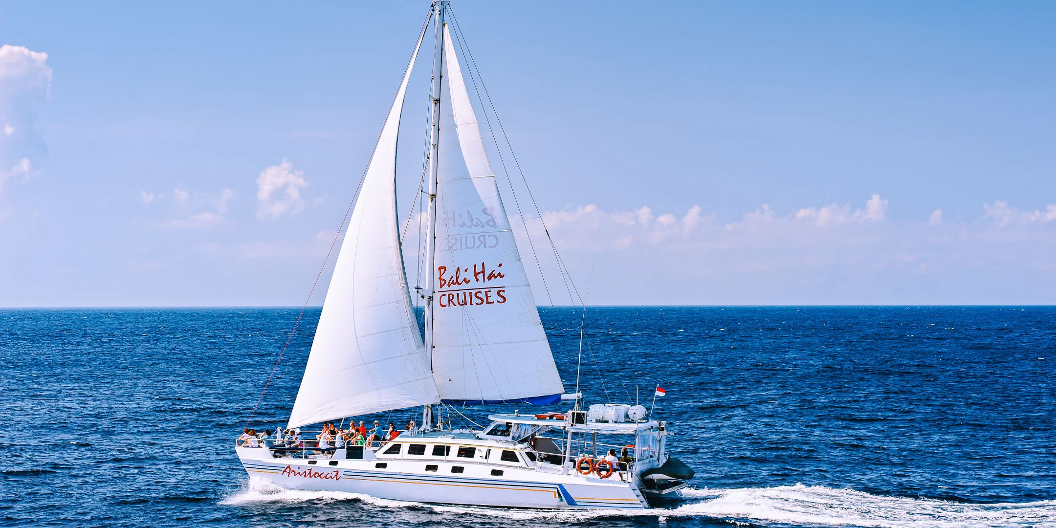 Nusa Lembongan: Aristocat Sailing Cruise from Bali + Lunch