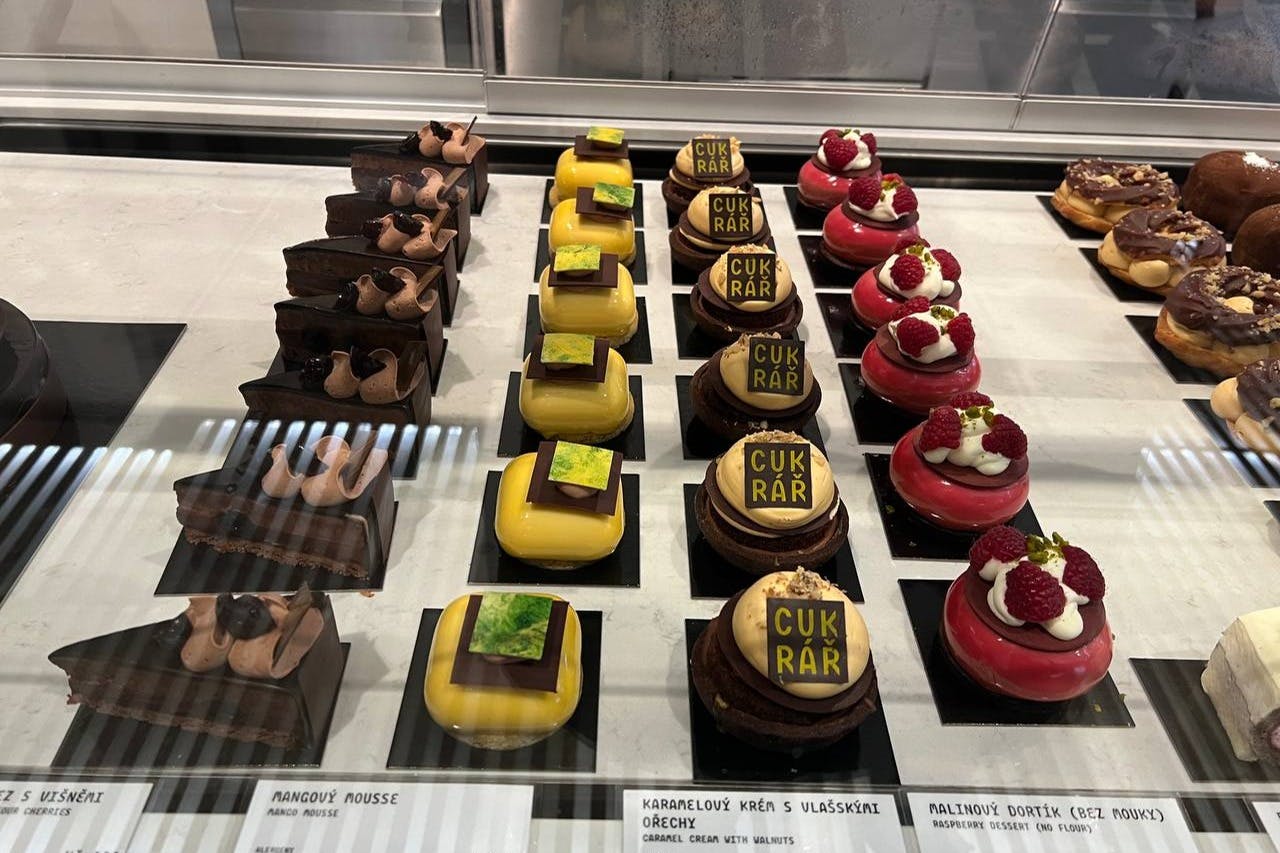 μπορείτε να παρακολουθήσετε πώς φτιάχνουν επιδόρπια