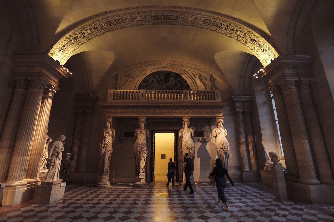 Museu do Louvre: Ingresso de entrada prioritária + visita guiada de 2 horas aos destaques - Acomodações em Paris