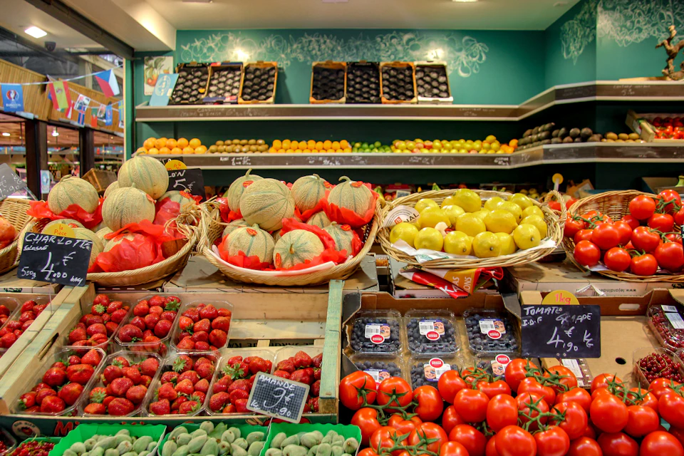 Fruit and vegetable stand