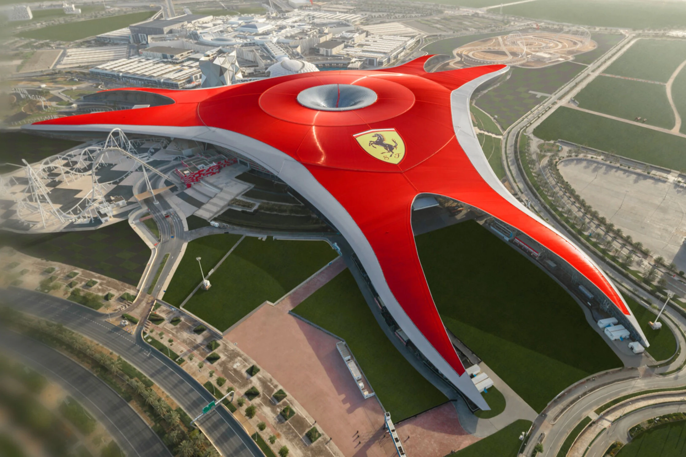 Ferrari World: bilhete de entrada + Serviço de transporte