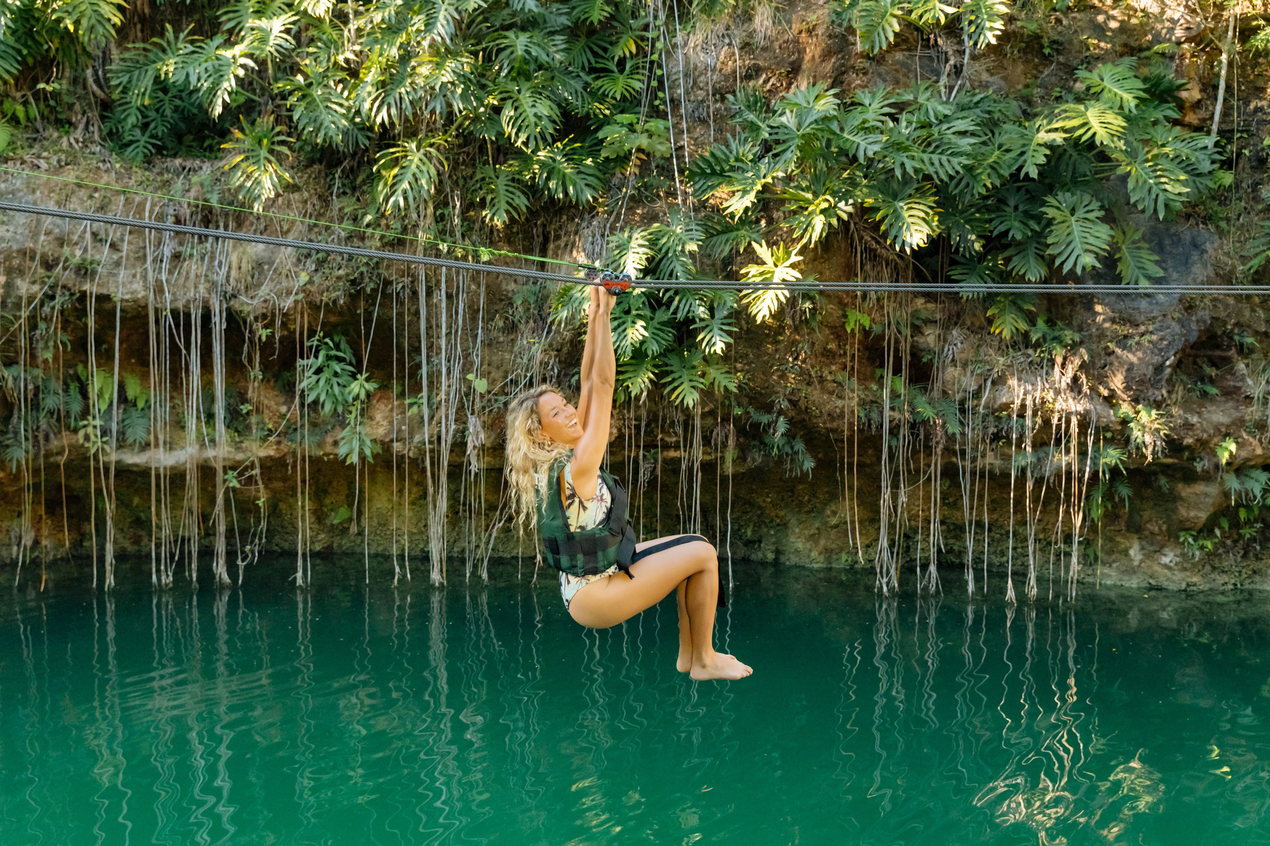 Yucatán: Guided Cenotes Tour + Roundtrip Transportation + Lunch