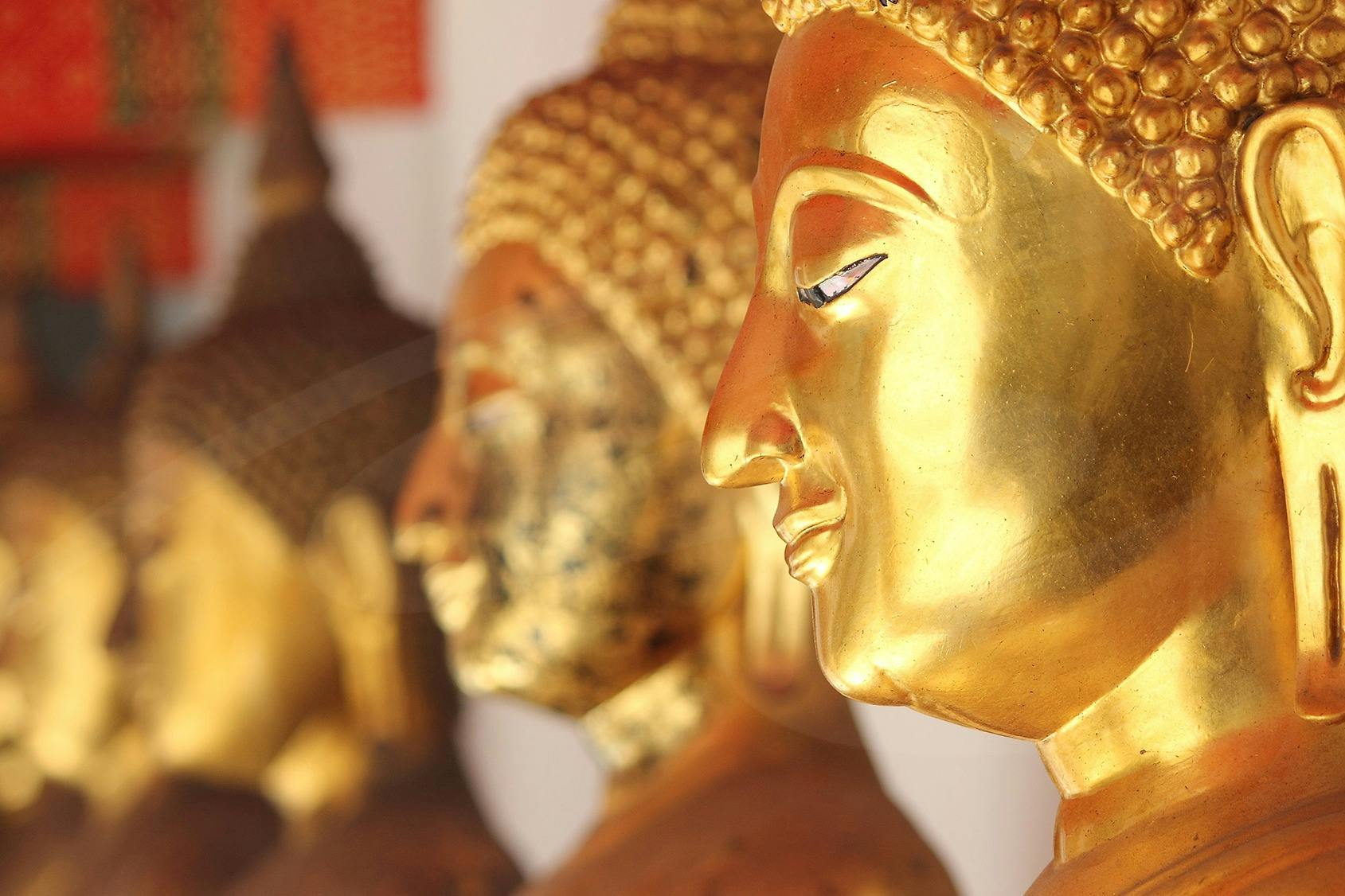 ανακαλύψτε τα εκατοντάδες Αγάλματα στο Wat Phra Chetuphon