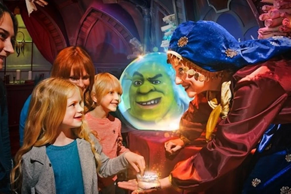 London: Guided Harry Potter Film Sites Visit + Shrek's Adventure Combo Tour