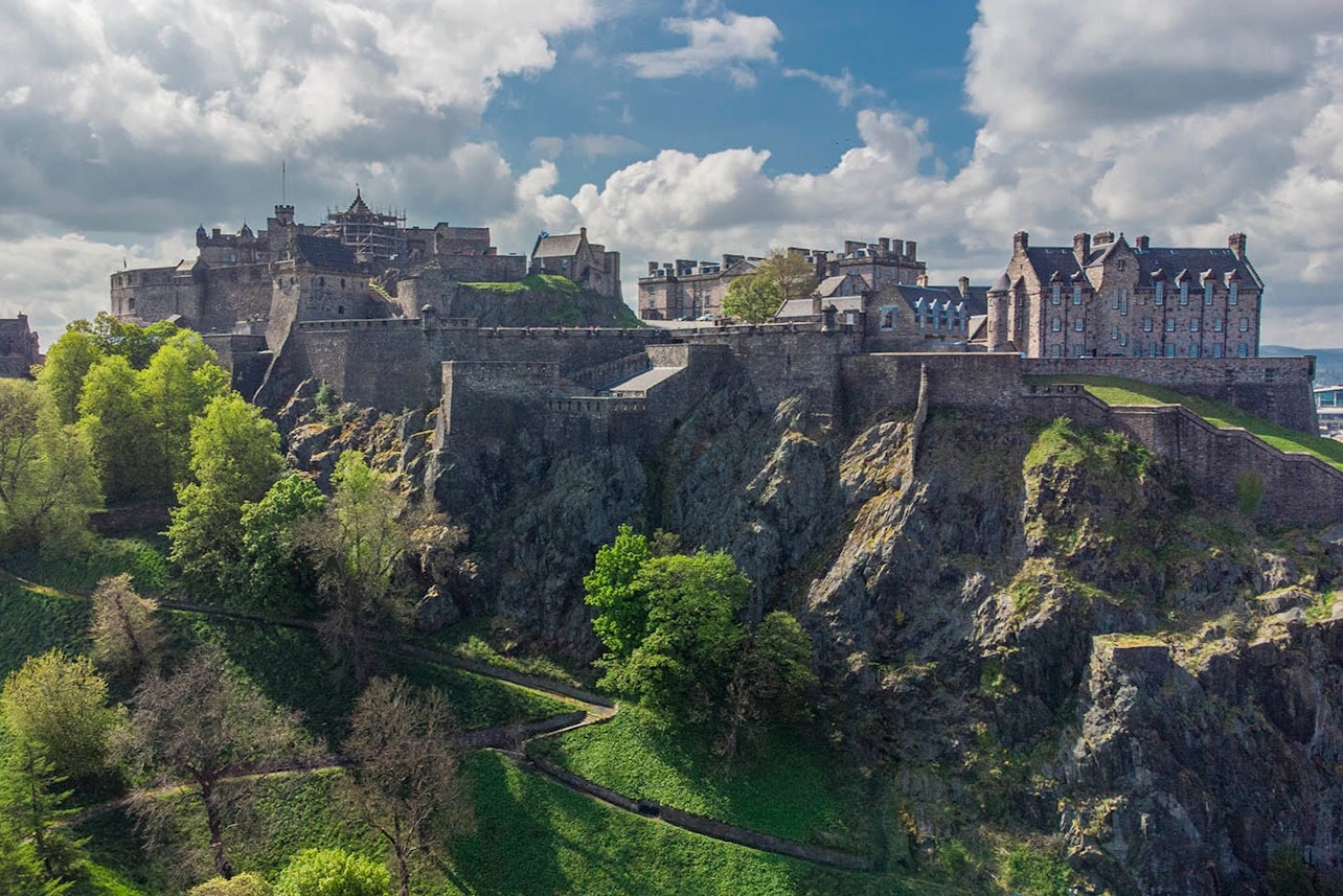 Passeio a pé guiado por Edimburgo com Edinburgh Castle Entry - Acomodações em Edimburgo