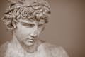 Standbeeld van Apollo in het museum van Delphi
