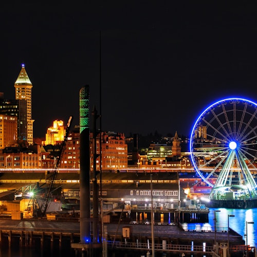 Seattle: Night Tour + Space Needle and Skywheel Entry