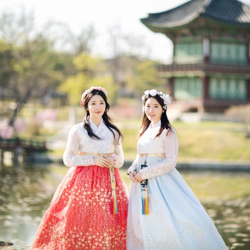Hanbok That Day: Outdoor Photoshoot with Premium Hanbok Rental & Makeup Service - Photo 5