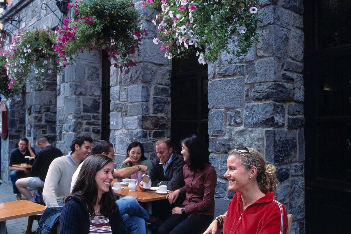 在戈尔韦市放松