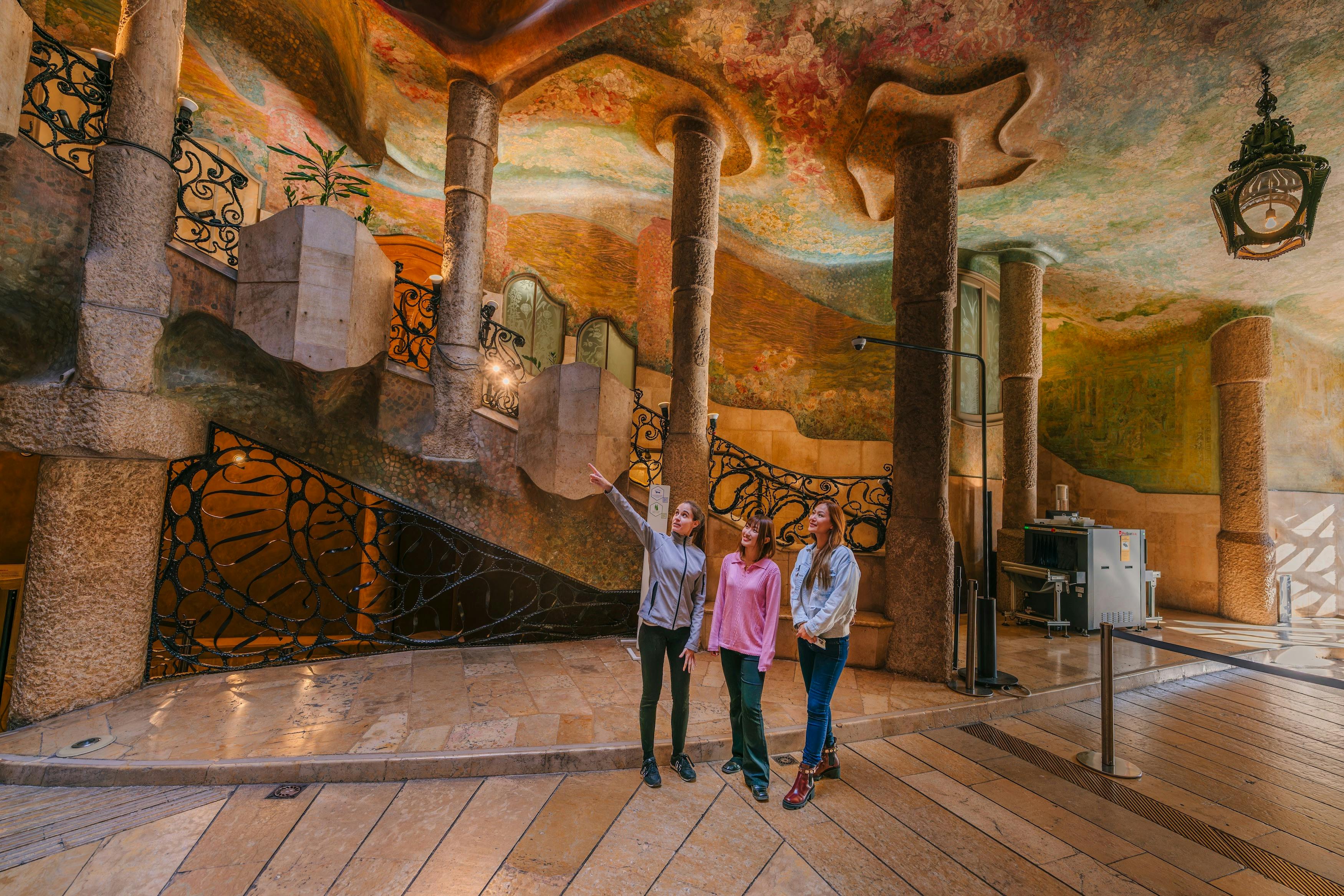 Casa Milà - La Pedrera: Early Access + Guided Tour in Japanese 5