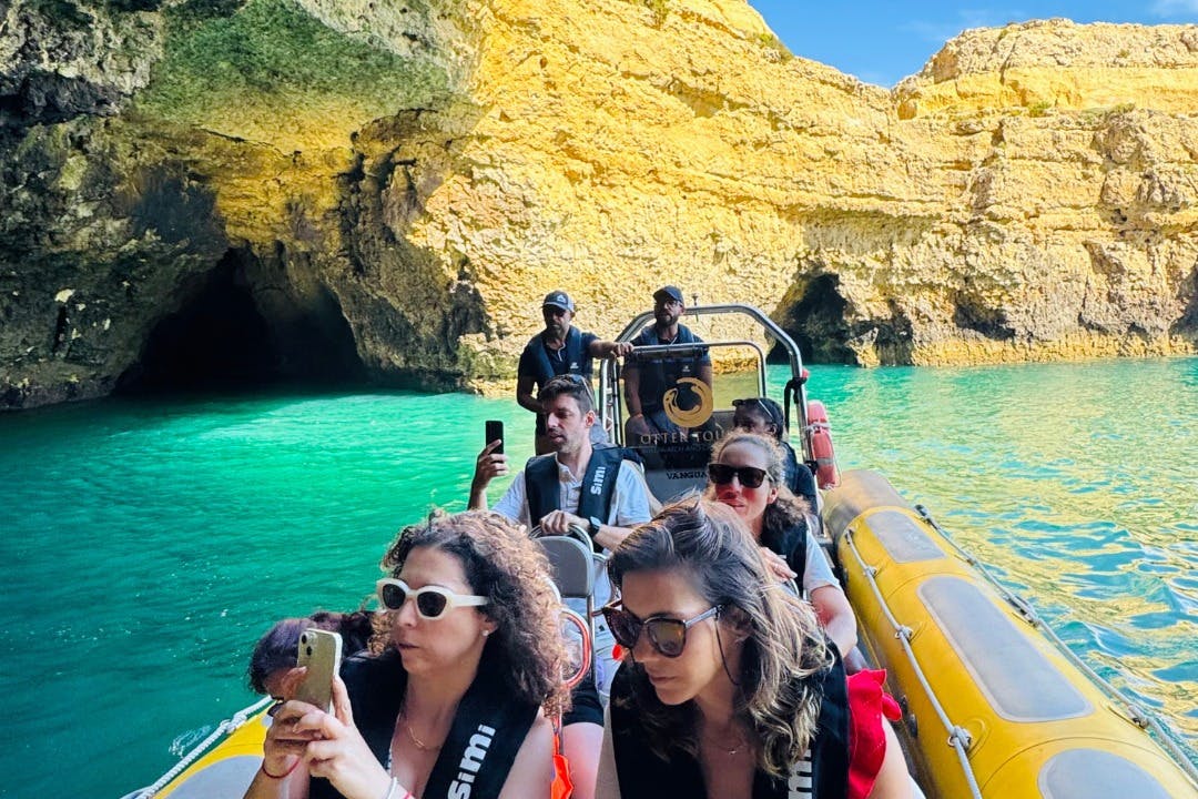 Grotta di Benagil, spiaggia di Marinha e avvistamento dei delfini: Tour guidato da Vilamoura — 4
