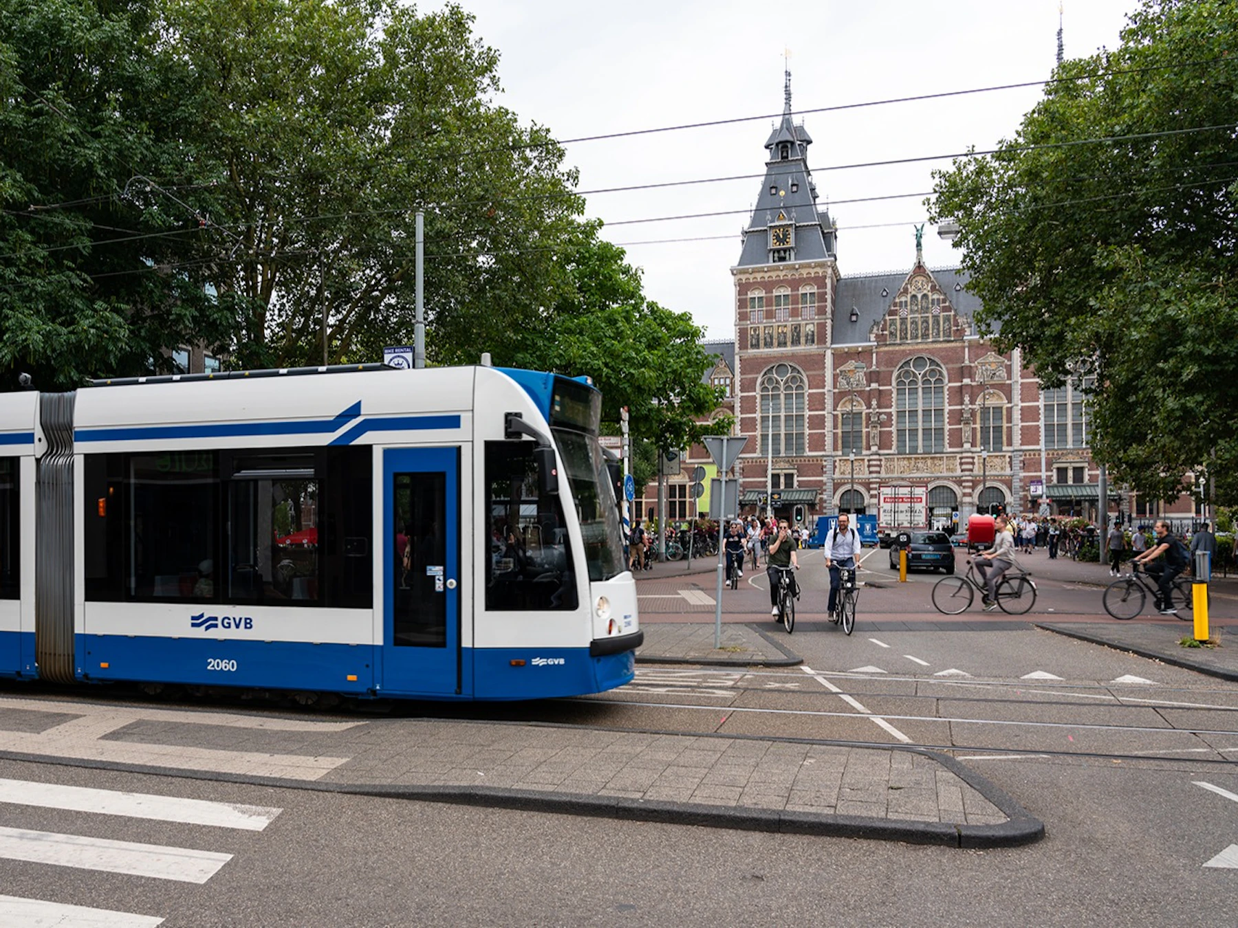 GVB Amsterdam: Openbaar vervoer met tram, bus en metro