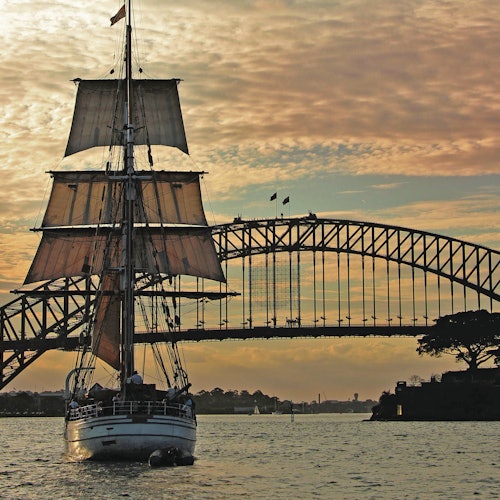 Sydney Harbour: Tall Ship Twilight Dinner Cruise