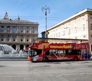 Autocarro turístico Hop on Hop off em Genoa