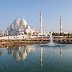 Louvre Abu Dhabi & Sheikh Zayed Mosque Tour from Dubai