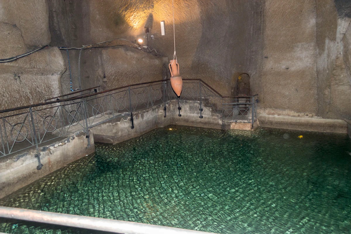 Naples Underground: 90-Minute Guided Tour in English