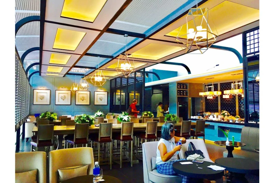 Phuket Lounge (if chosen)