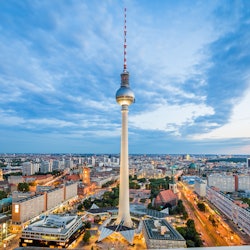 Imagen Tour TV Berlin, place près de la fenêtre + Currywurst & Champagne : coupe-file