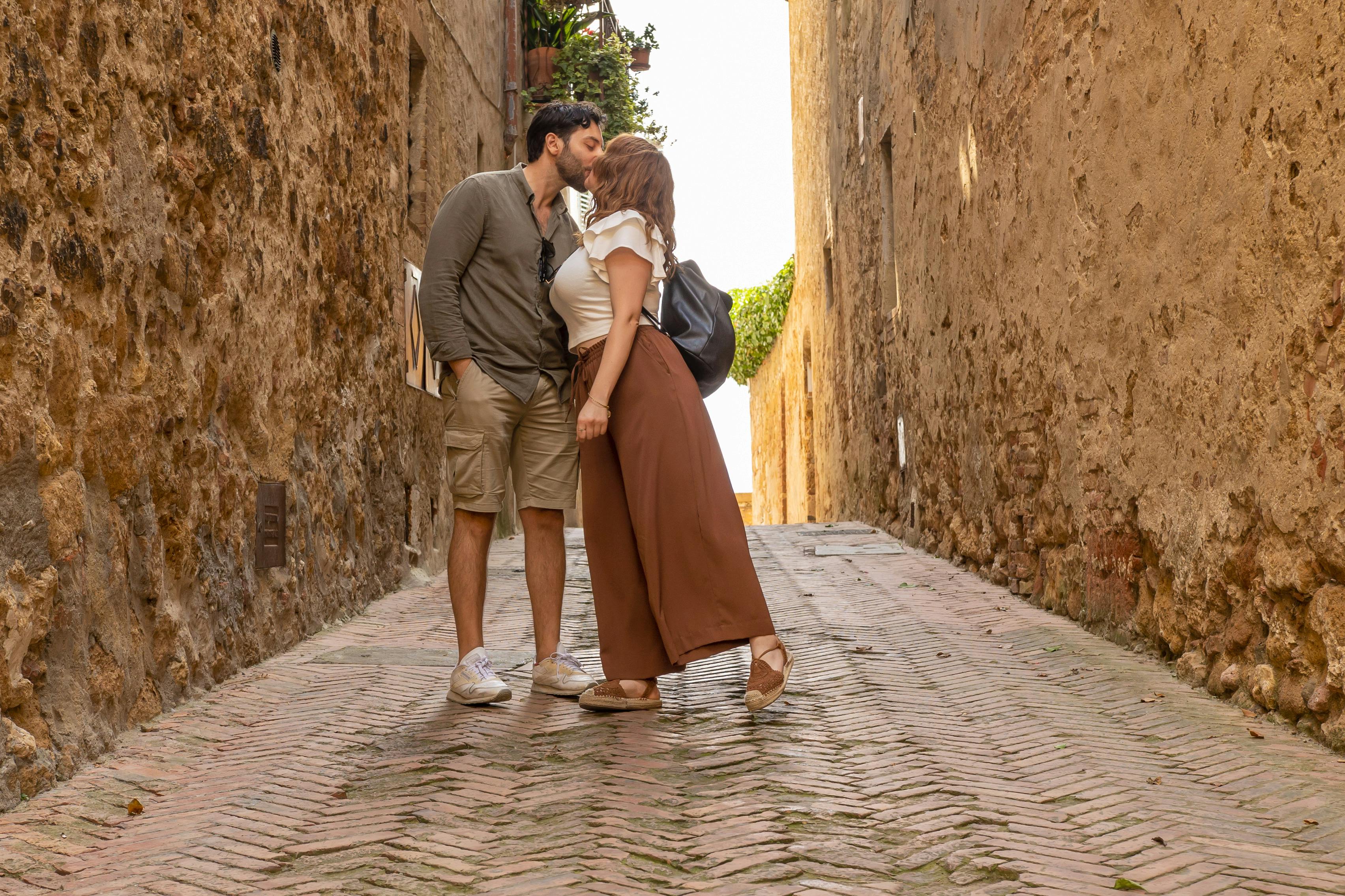 Medieval Tuscany Experience: Visit Monteriggioni and Val d'Orcia from Florence