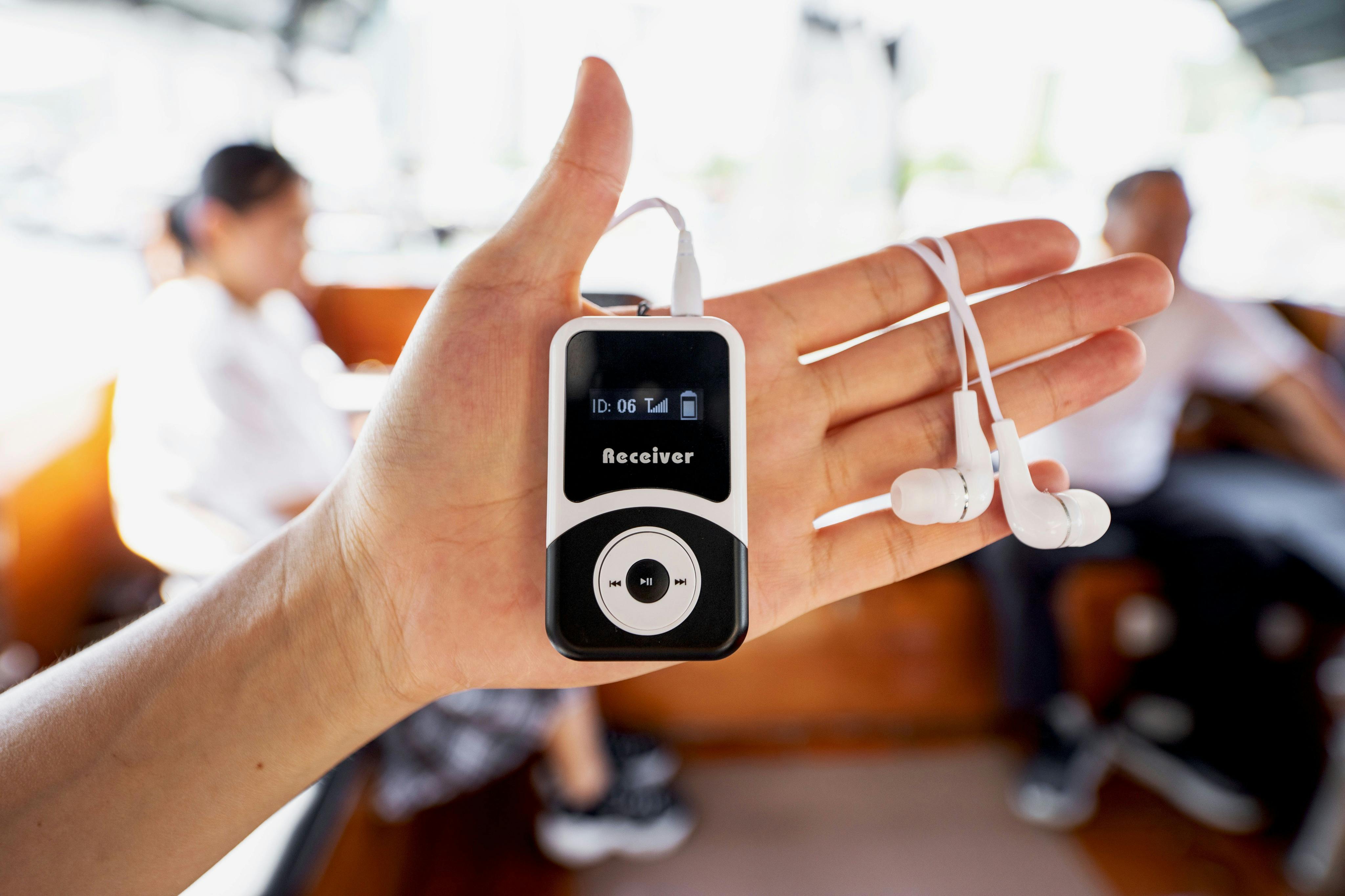 4か国語（広東語、英語、中国語、日本語）のオーディオガイド