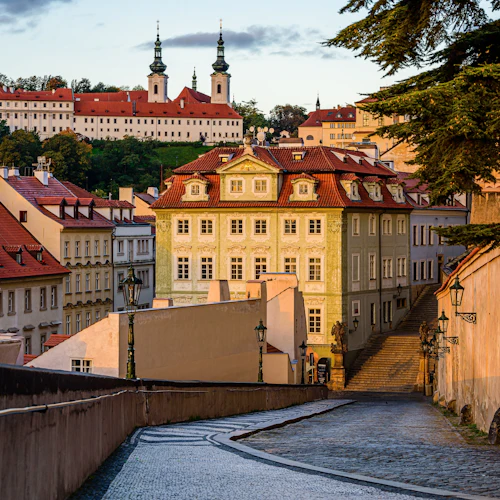 Praga: Visita guiada ao lado do castelo com degustação de comida e cerveja - Photo 5
