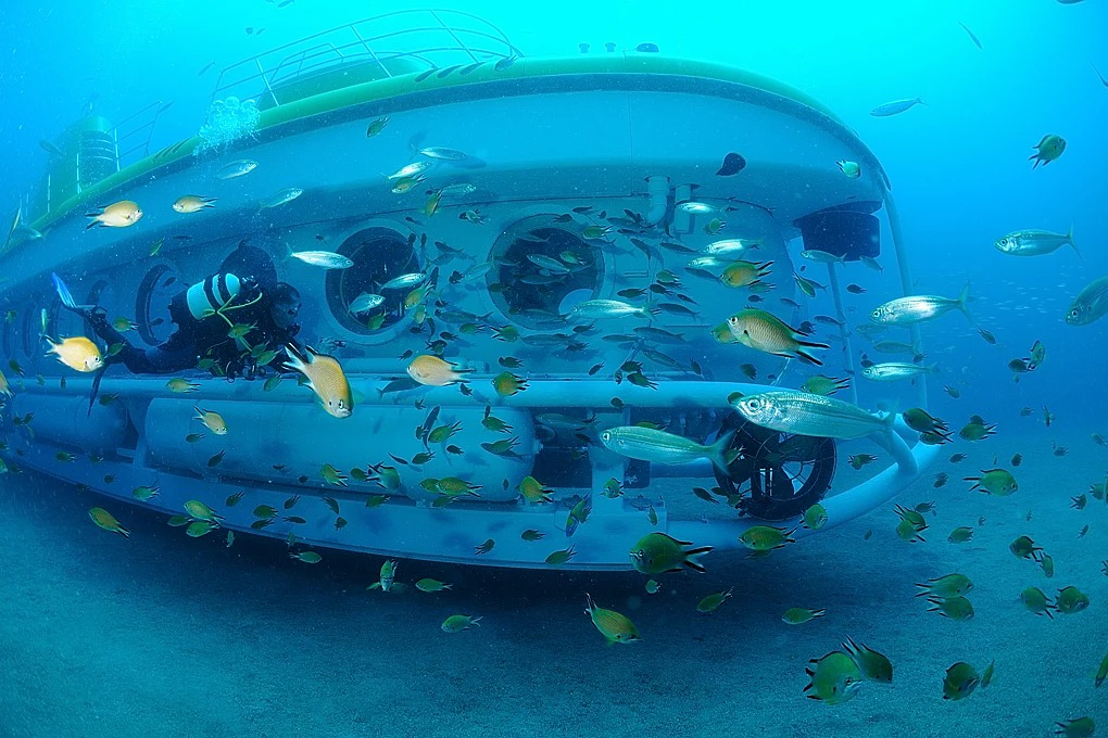 Submarine: Dive into the Atlantic Ocean