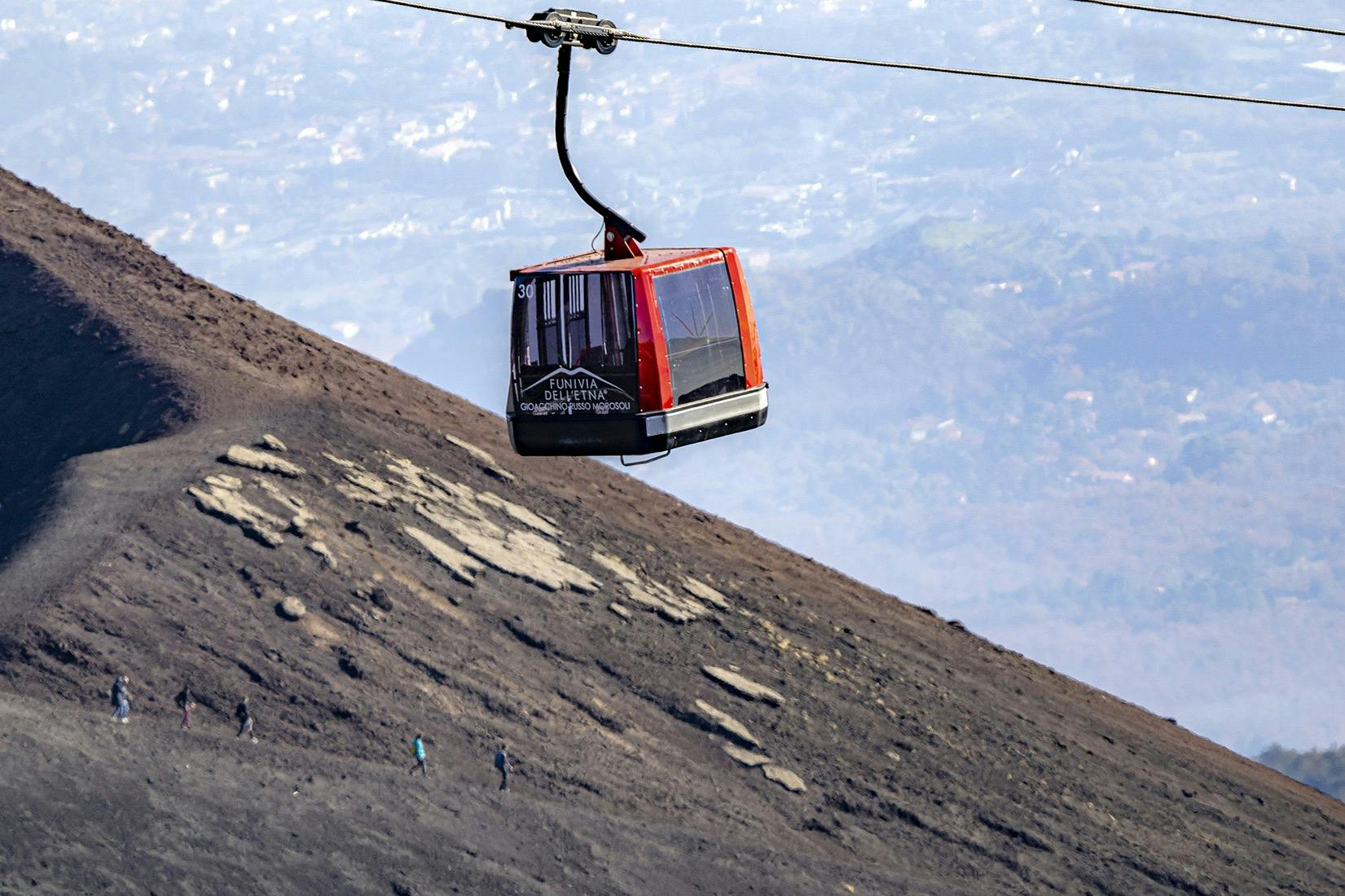 오두막과 분화구