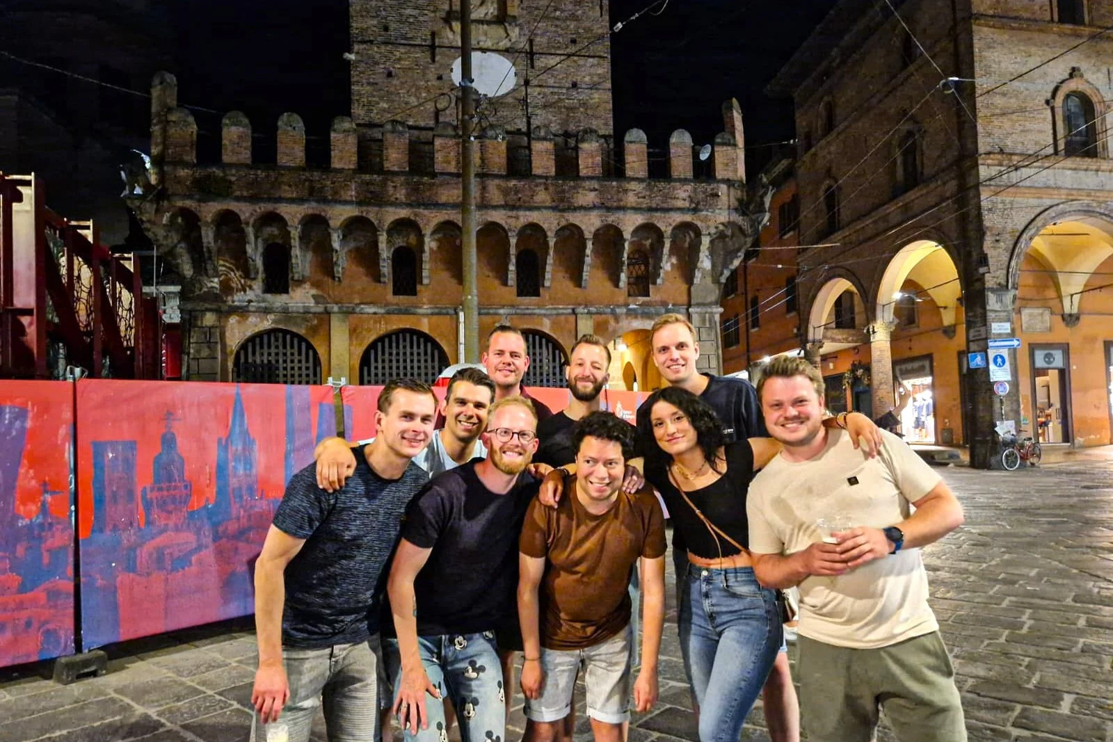 Bologna: Guided Italian Pub Crawl