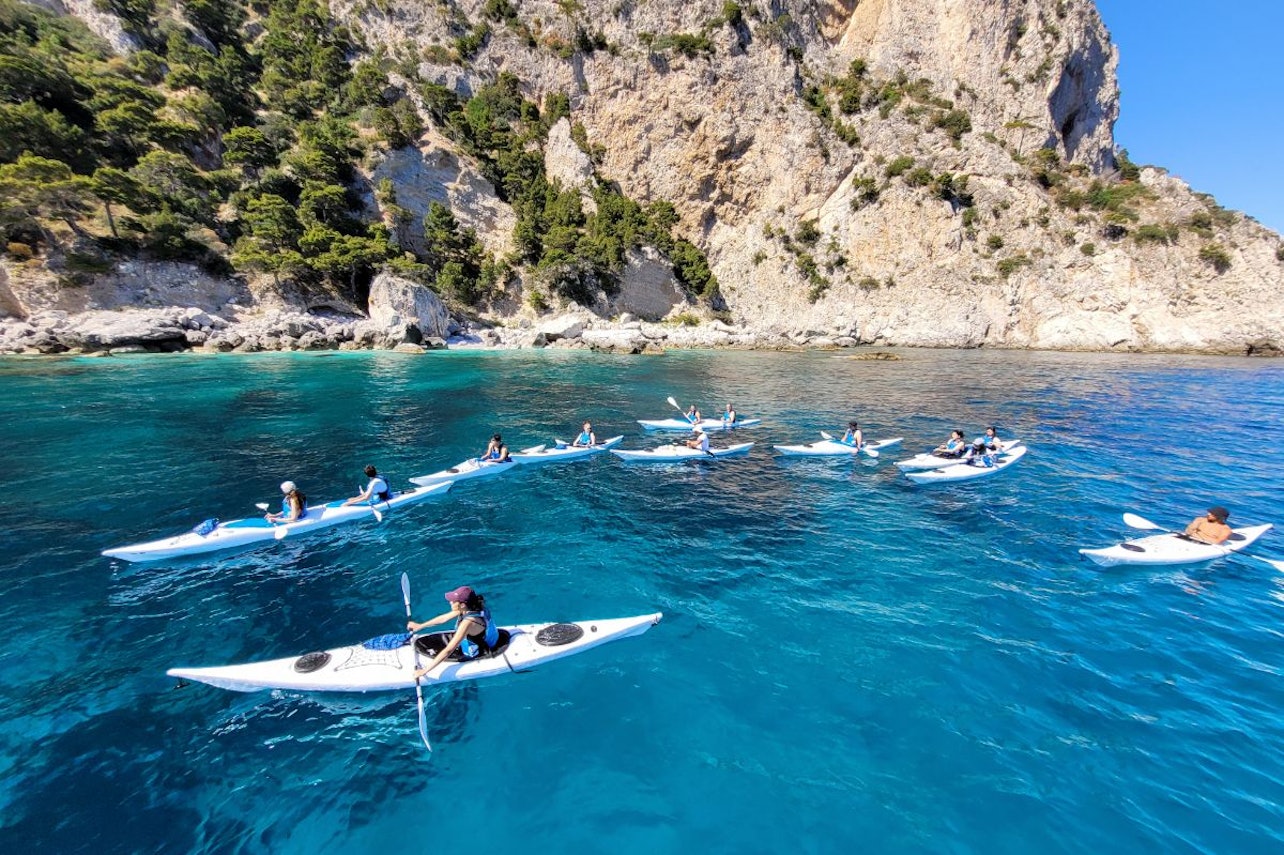 Capri Kayak Tour: Grotte e spiagge - Alloggi in Capri
