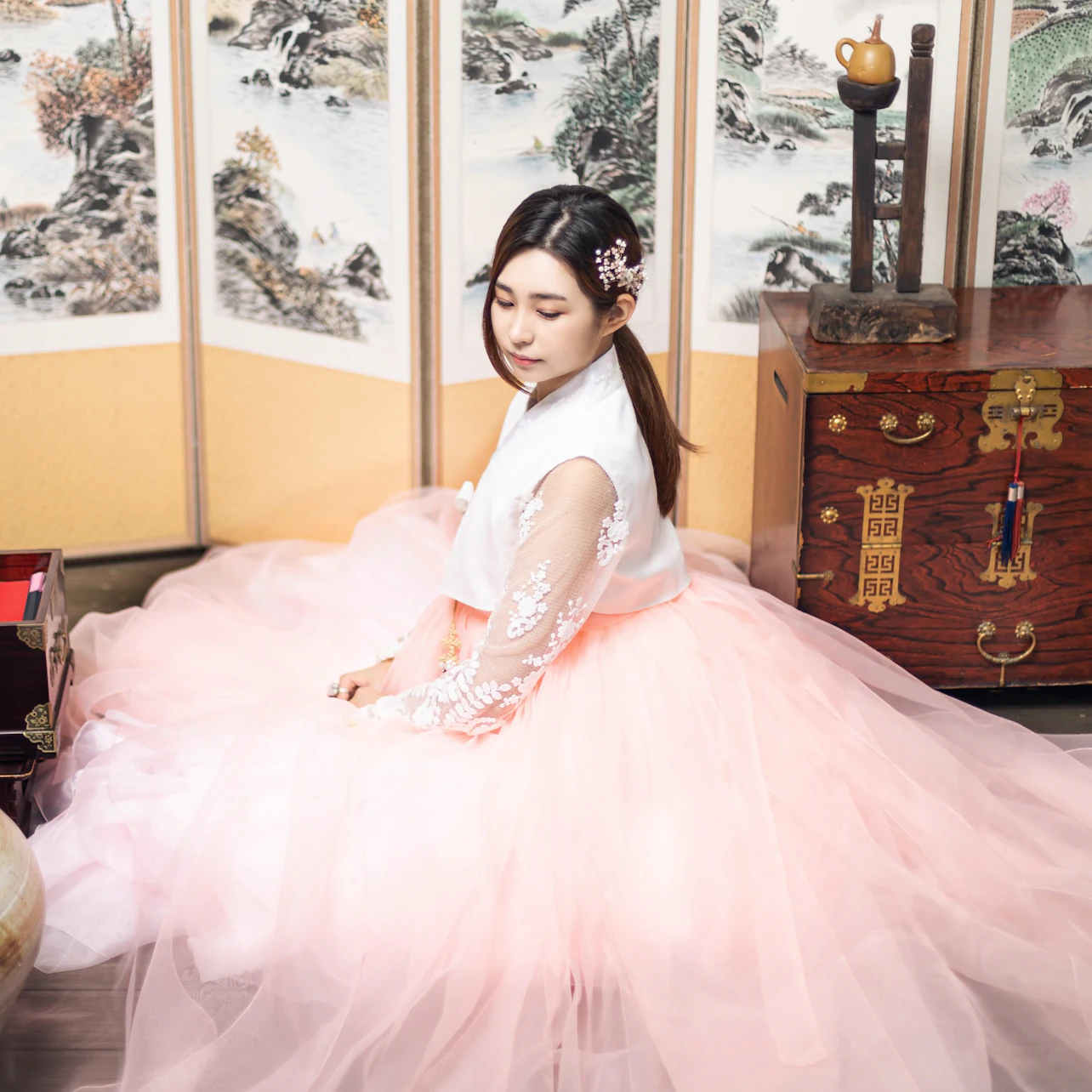 Hanbok That Day: Outdoor Photoshoot with Premium Hanbok Rental & Makeup Service in Seoul β Tiqets