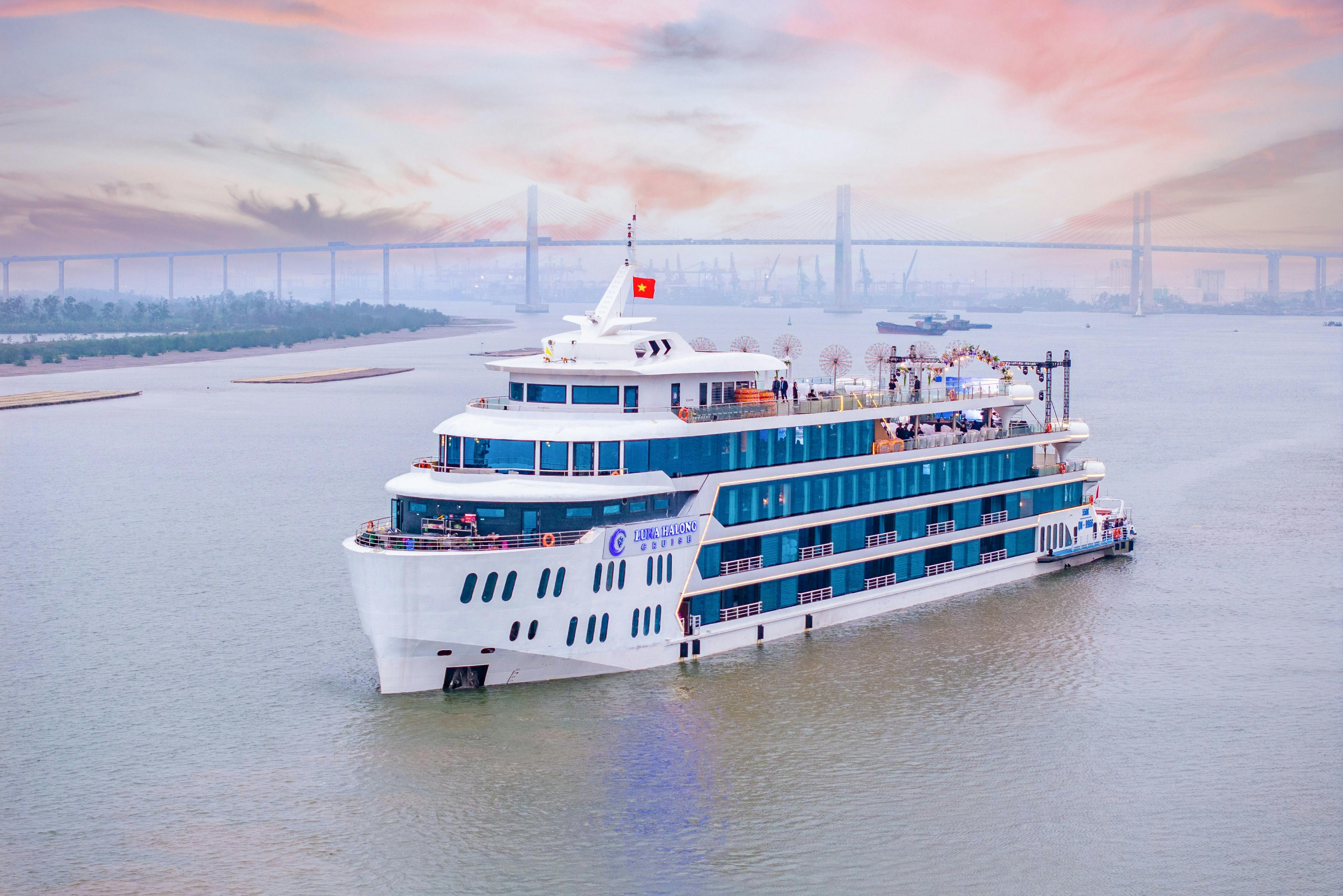 Ha Long Bay: Luna Cruise + Sung Sot & Ti Top + Optional Transfers + Meals - Photo 5