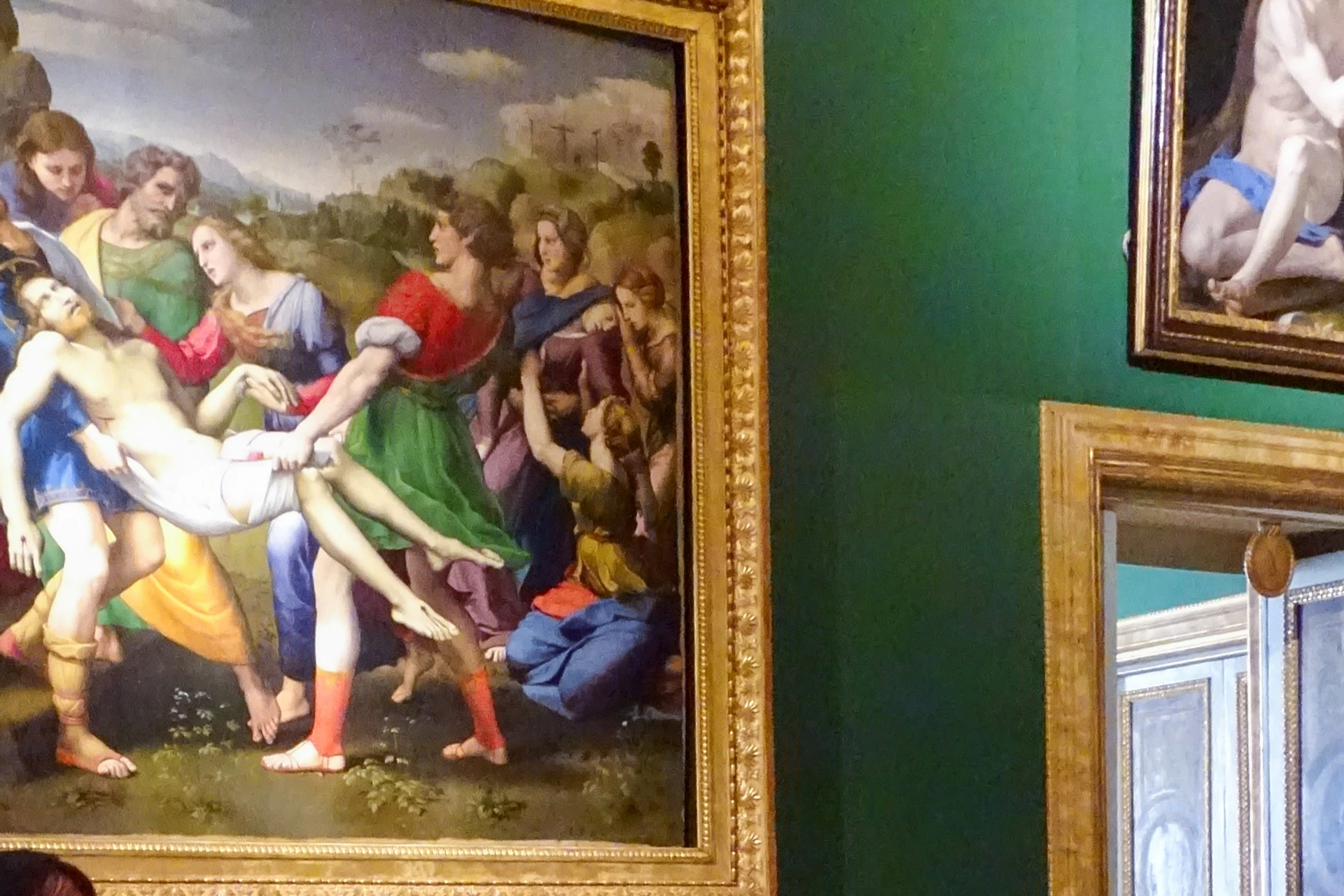 The supplier's expert guides will explain every secret of the gallery.