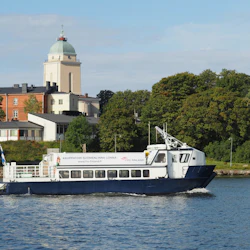 Helsinki: Hop-on Hop-off Ferry Ride to Suomenlinna & Lonna
