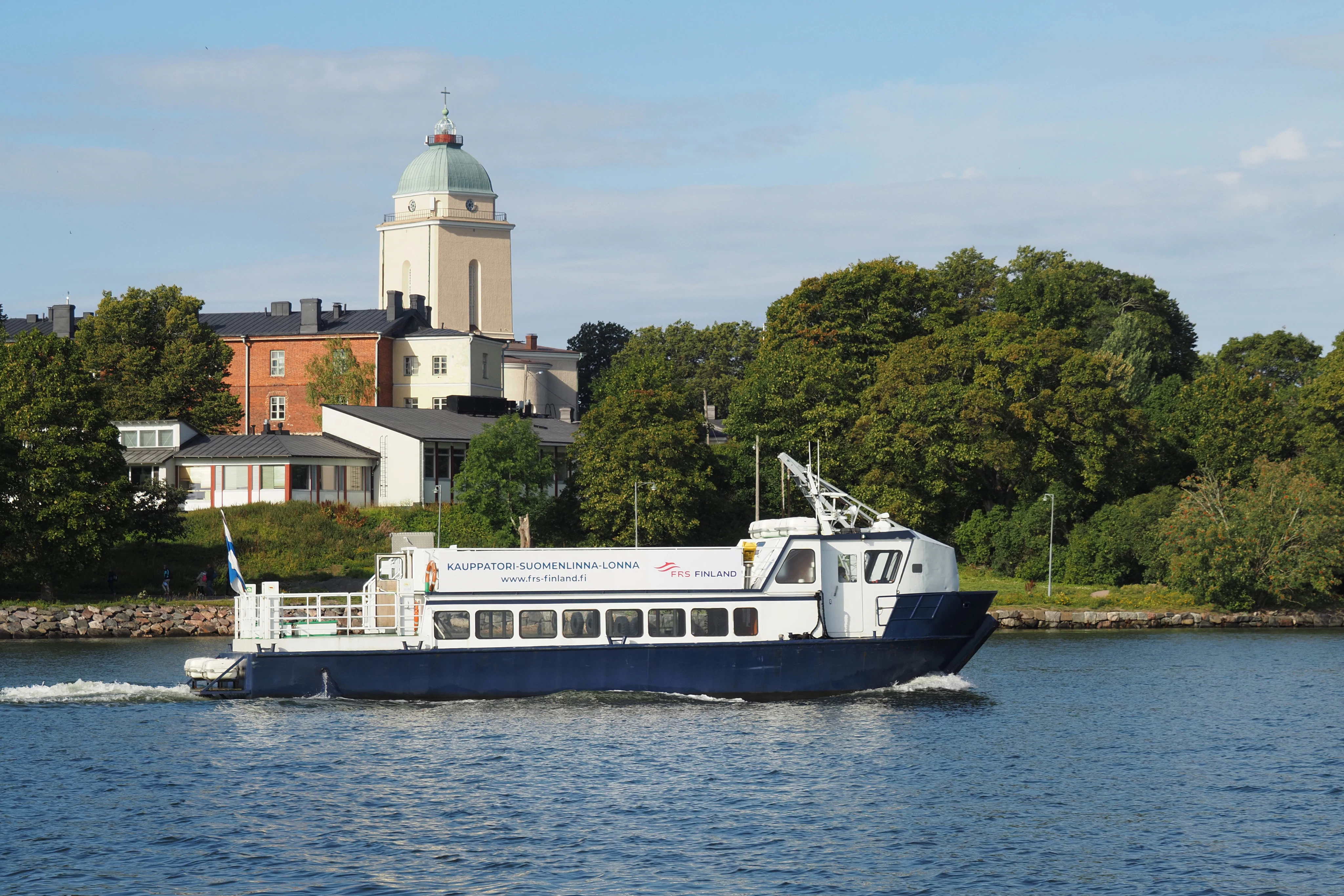 Helsinki: Hop-on Hop-off Ferry Ride to Suomenlinna & Lonna