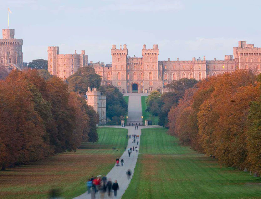 Stonehenge & Bath and Windsor Castle: Day Trip from London with Bath Admission